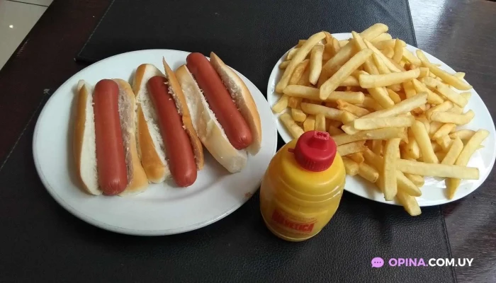 La Pasiva Pocitos:  Comida Y Bebida