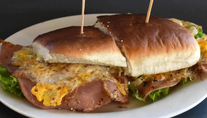 La Pavita:  Sandwich - Restaurante de comida rápida