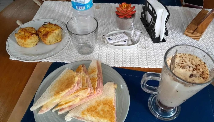 La Pikada Cafeteria:  Comidas Y Bebidas - Cafetería