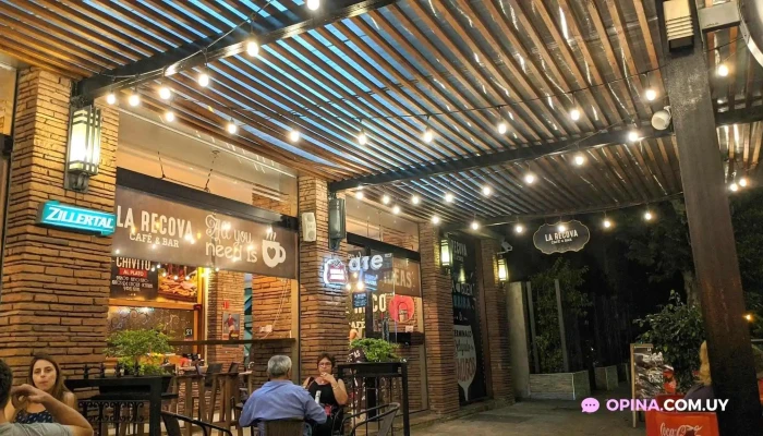 La Recova Burger Cafe Ambiente