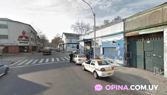 La Sabrosa Comidas Al Paso:  Montevideo - Cafetería