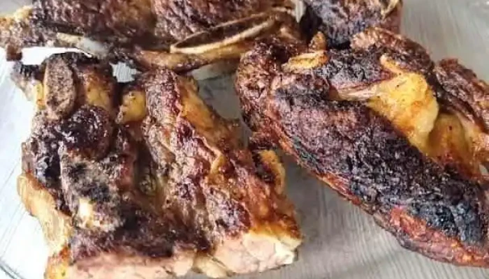 La Vieja Parrillada:  Comida Y Bebida