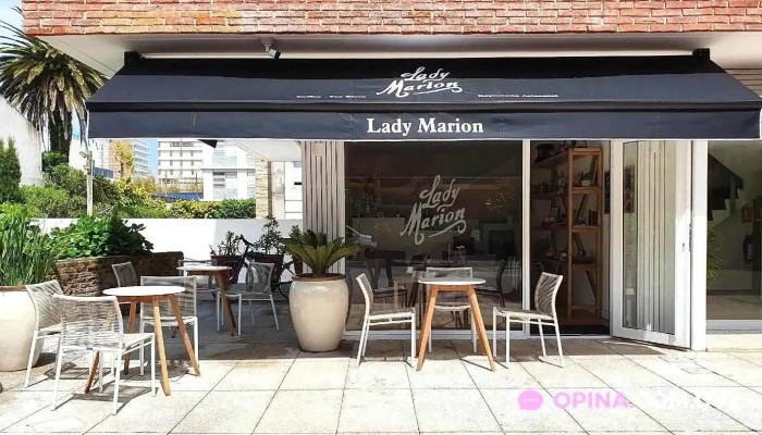 Lady Marion:  Todo - Cafetería