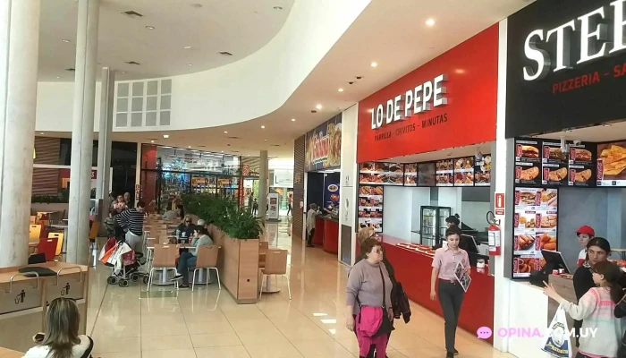 Las Piedras Shopping:  Interior