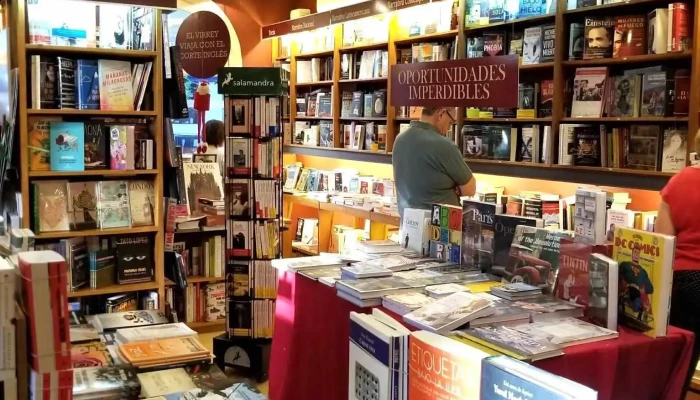 Libreria El Virrey Estante De Libros - Montevideo