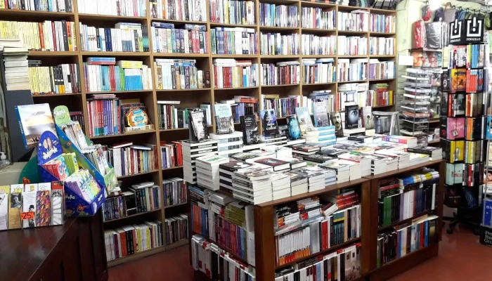 Libros Del Paso -  Estante De Libros - Montevideo