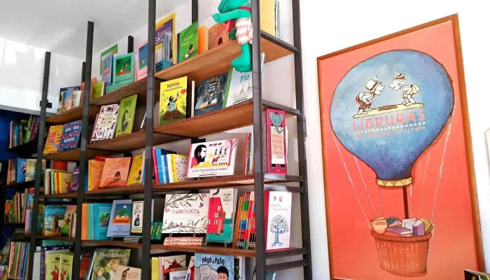 Libruras -  Estante De Libros - Montevideo