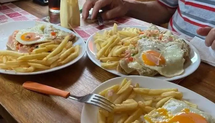 Lo De Ana:  Papas Fritas - Restaurante de comida rápida