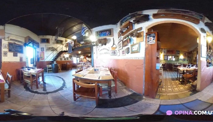 Lo De Silverio:  Street View Y 360 - Restaurante uruguayo