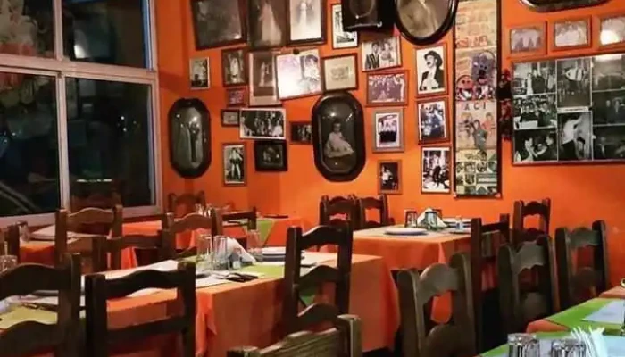 Lo Del Gaita:  Ambiente - Pizzería