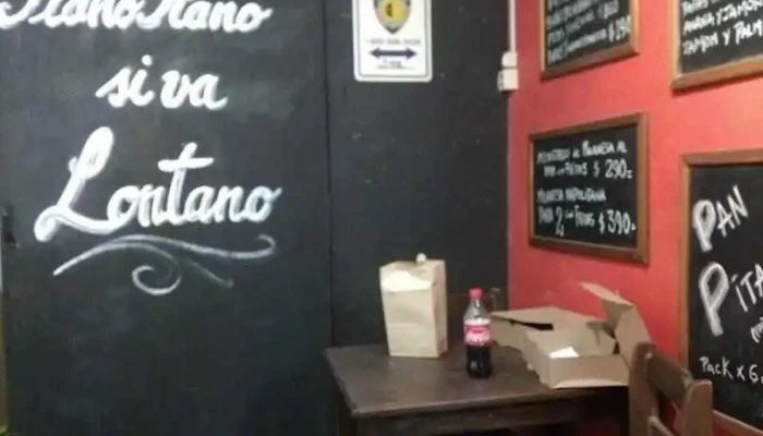 Lontano Pizza:  Menu - Pizzería