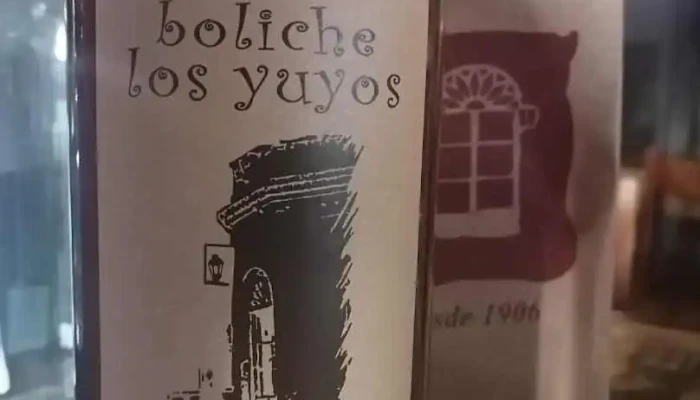 Los Yuyos:  Whisky - Restaurante especializado en barbacoa