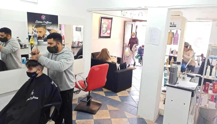 Luma Coiffeur y Bella Center pando - 15600 Pando