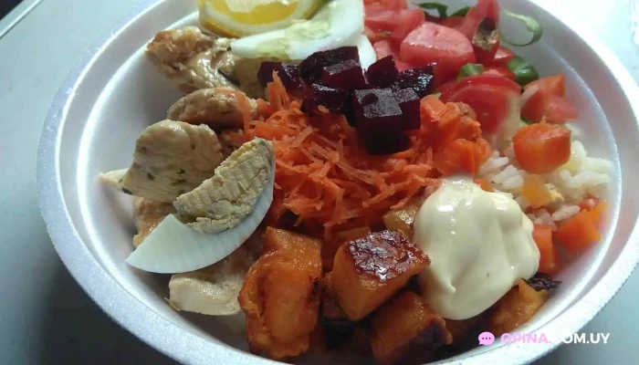 Lusavi:  Ensalada - Restaurante de comida rápida