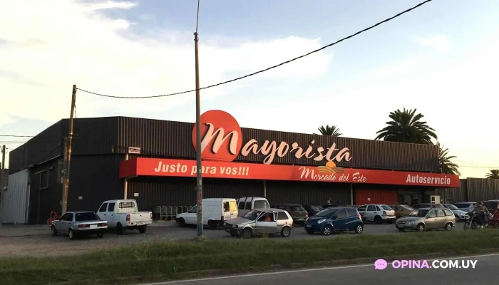 Mercado Del Este:  Estacionamiento