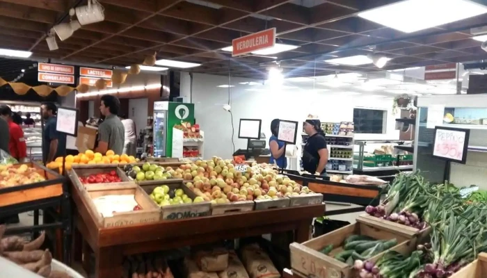 Mercado Del Este:  Interior