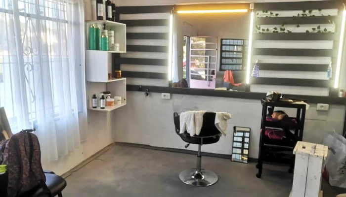 Metamorfosis Peluquería - Esquina