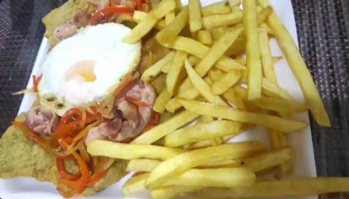 Mil Delicias Comidas Al Paso:  Papas Fritas - Restaurante