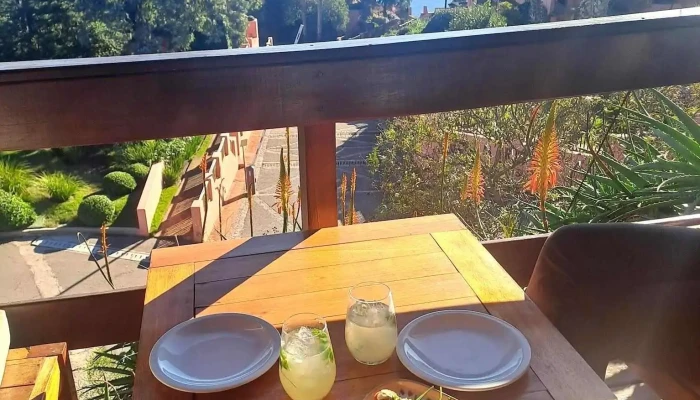 Mirador Resto De Punta Ballena:  Comidas Y Bebidas