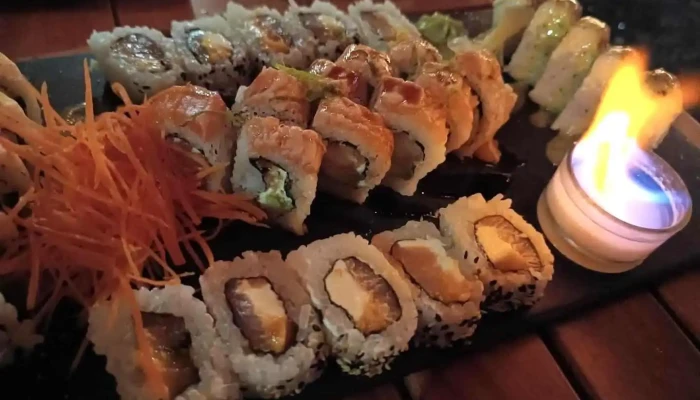 Miyagi Sushi Carrasco:  Comida Y Bebida