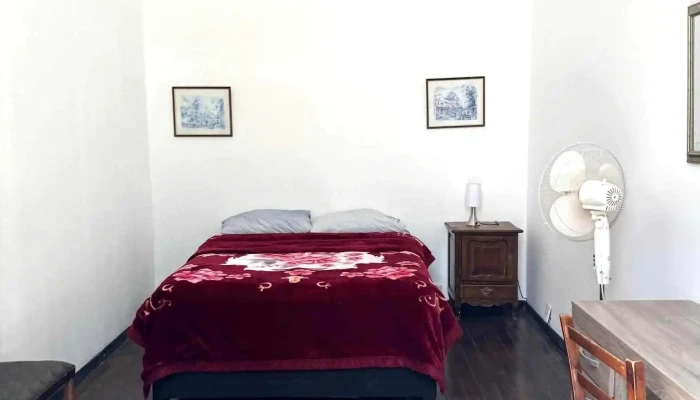 Montevideo Chic Hostel:  Habitaciones - Albergue