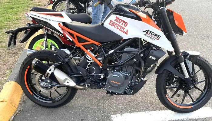 More Academia De Conducir -  Promocion - Montevideo