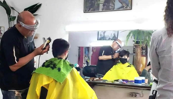 Mr. Pelos - Av. Bolivia 2136