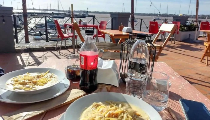 Muelle Sur:  Comida Y Bebida