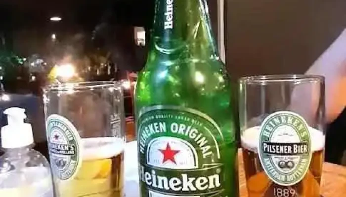 Muelle Sur:  Heineken