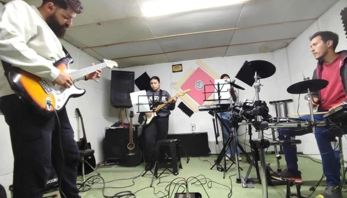 Musa -    Academia De Musica Guitarra - Las Piedras