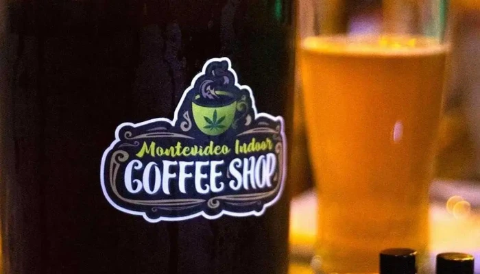 Mvd Indoor Cofee Shop:  Cerveza - Cafetería