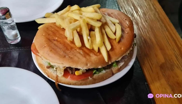 Nuevo Navegando:  Sandwich De Pollo - Restaurante