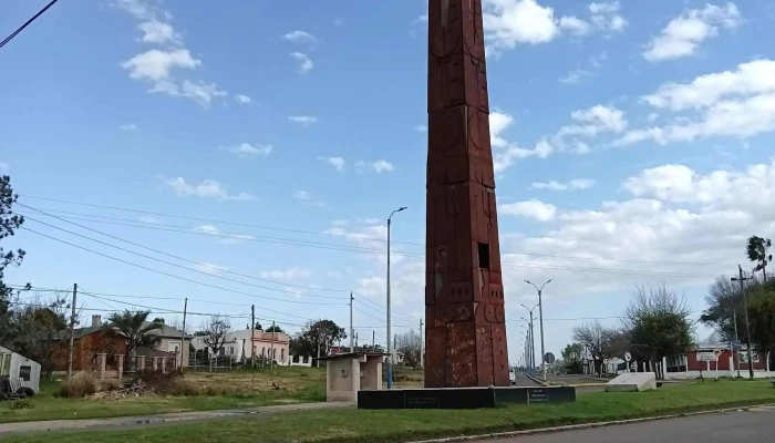 Obelisco Tacuarembo:  Todo - Atracción turística