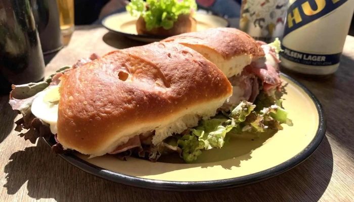 Obrador Social Club:  Sandwich De Pollo - Cafetería