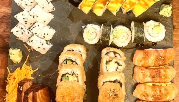 Ohana Sushi Bar:  Comidas Y Bebidas - Restaurante