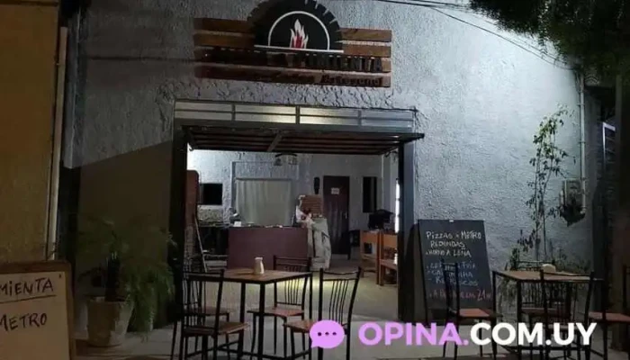 Oliva Pimienta Pizzeria Y Cocina Artesanal Todas - Pizzería