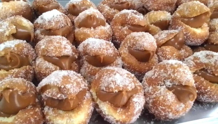 Panaderia Don Cholito Confiteria:  Comidas Y Bebidas - Panadería