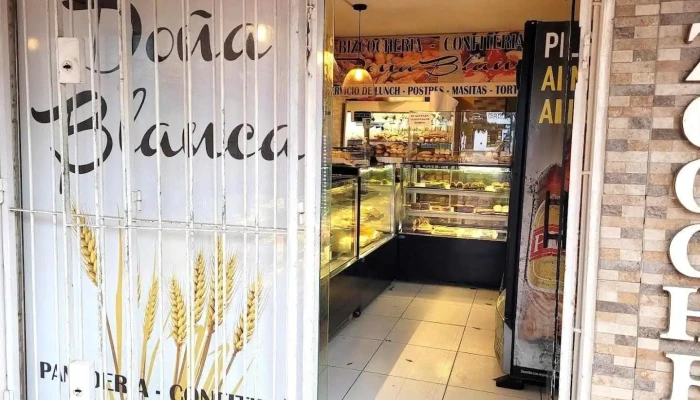 Panaderia Dona Blanca Vitrina