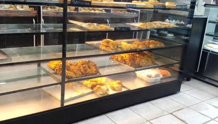 Panaderia El Nuevo Molino:  Vitrina - Panadería