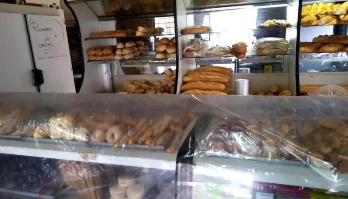 Panaderia El Pinar:  Vitrina