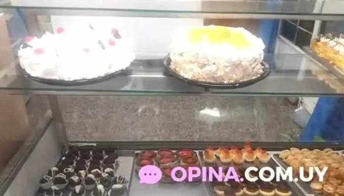 Panaderia Empalme Olmos:  Comidas Y Bebidas