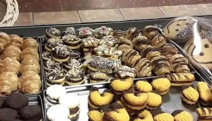 Panaderia Primero De Octubre Comida Y Bebida - Panadería