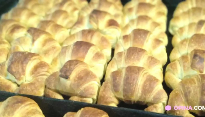 Panaderia Y Confiteria La Nueva Esmeralda Comida Y Bebida - Panadería