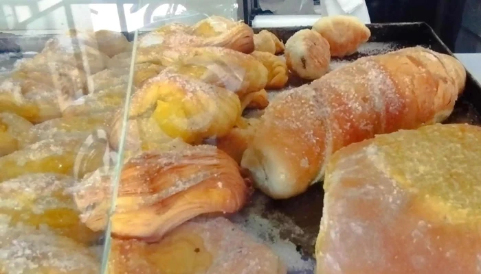 Panaderia Y Confiteria La Nueva Roma Comentario 3