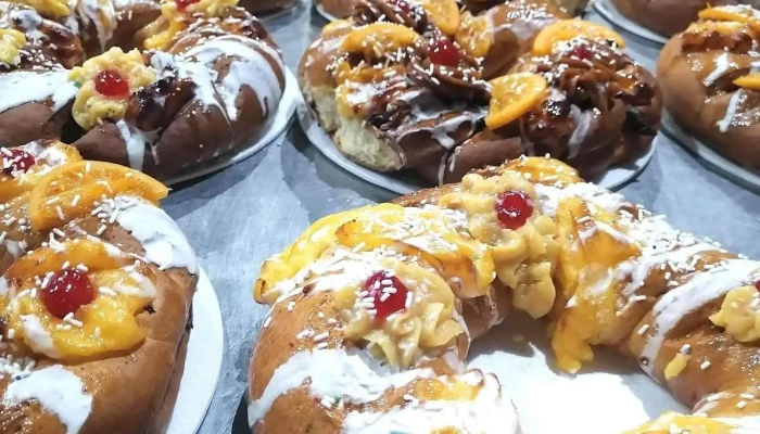 Panaderia Y Confiteria La Nueva Roma Dona