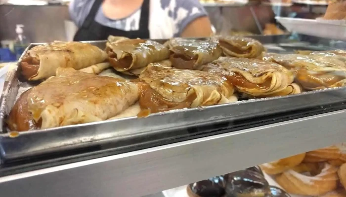 Panaderia Y Confiteria Onda:  Comida Y Bebida - Panadería