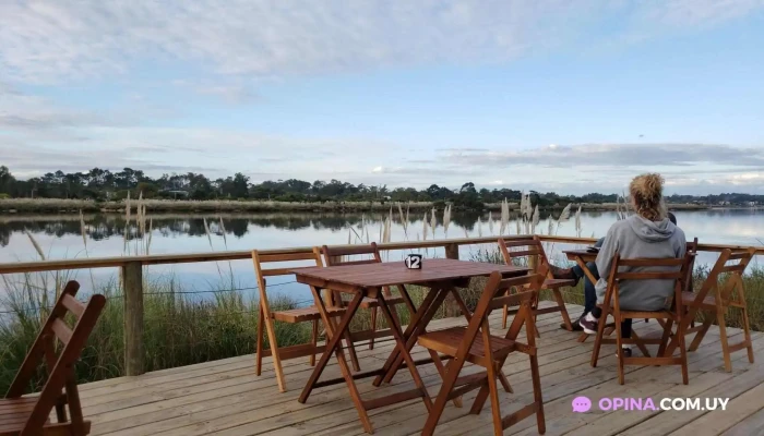 Parador El Arroyo:  Ambiente - Restaurante de comida rápida