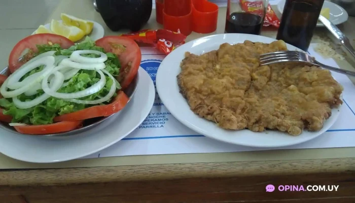 Parador Lo De Martin:  Comida Y Bebida