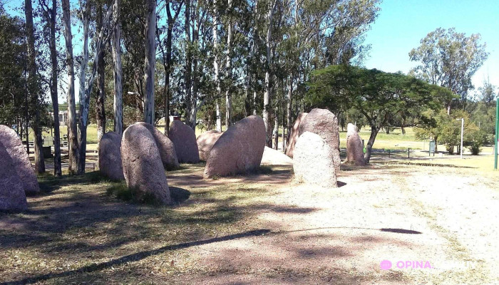 Parque Artigas:  Batalla De Las Piedras Todo - Parque