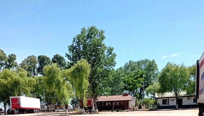 Parqueadero -  Abierto Ahora - Barros Blancos